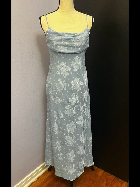 Dresses & Skirts - The Veda Light Blue Floral Lace Midi Slip Dress